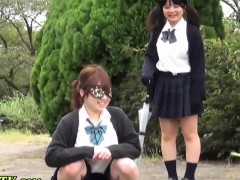 japanese-teenagers-piss