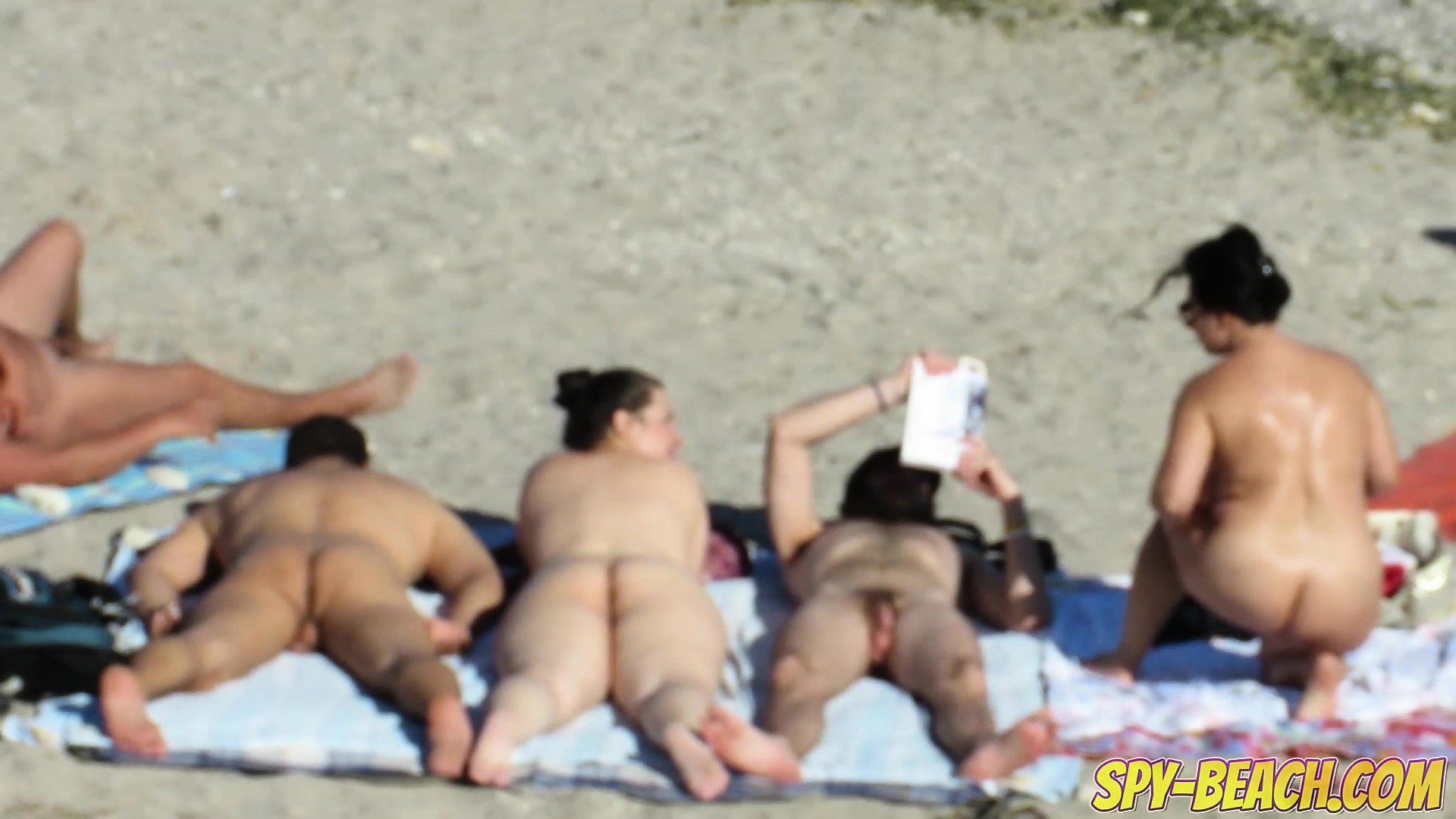 Voyeur Beach Amateur Nude Milfs Pussy And Ass Close Up at DrTuber photo